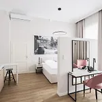 Traugutta 12 Hotel