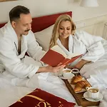 Traugutta 12 Hotel