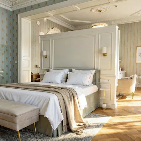 Hotel Traugutta 12