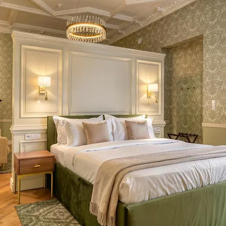 Traugutta 12 Hotel