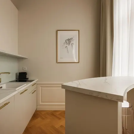 Hotel Traugutta 12