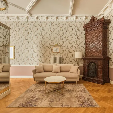 Traugutta 12 4* Łódź