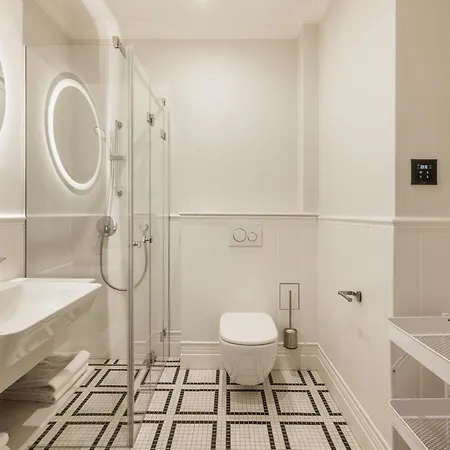 Traugutta 12 Hotel 4*