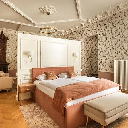 Traugutta 12 4* Łódź