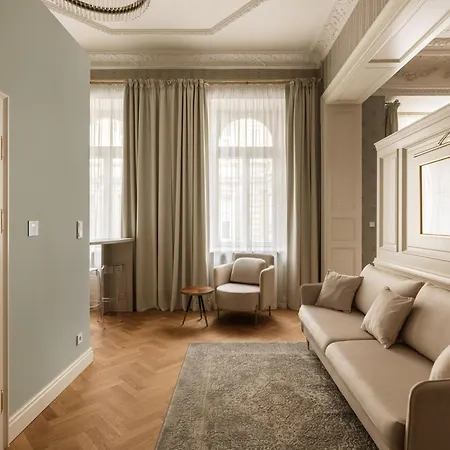 Traugutta 12 Hotel Łódź